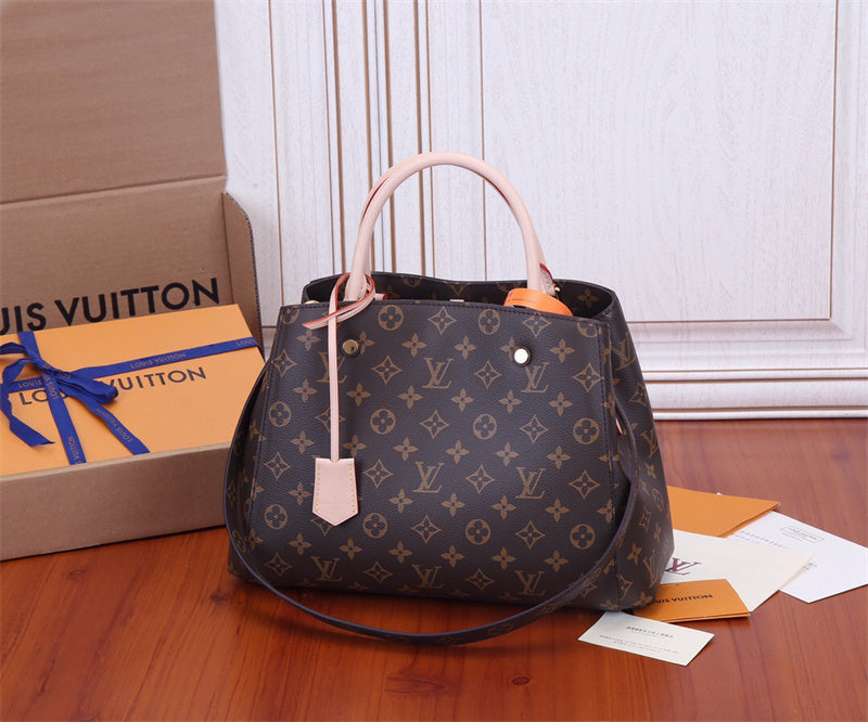  versatile shopper bag styled with outfit 12
