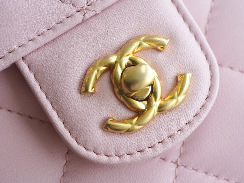  handbag, compact everyday style, image 4