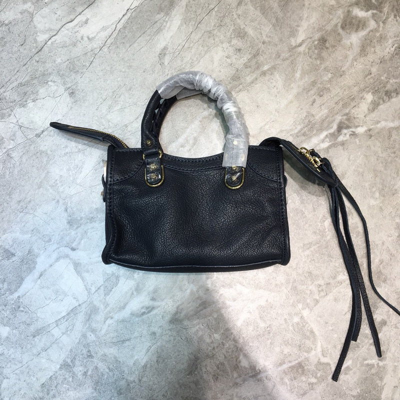 Contemporary Premium PU Leather Handbag - Everyday Elegance | Women's Fashion Handbag #701 - hardware and detail close-up (image 5) of designer-inspired handbag