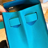  shopper bag interior and compartment view 9