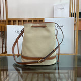 Side profile of modern everyday-luxe women's handbag – women's luxury handbag