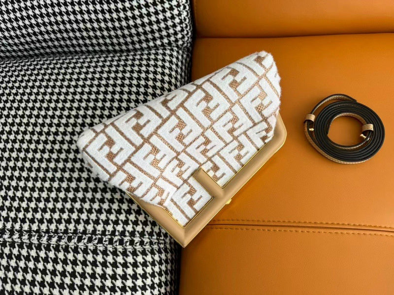 Ziva's Charm handbag – product shot (26cm*18cm*9.5cm)