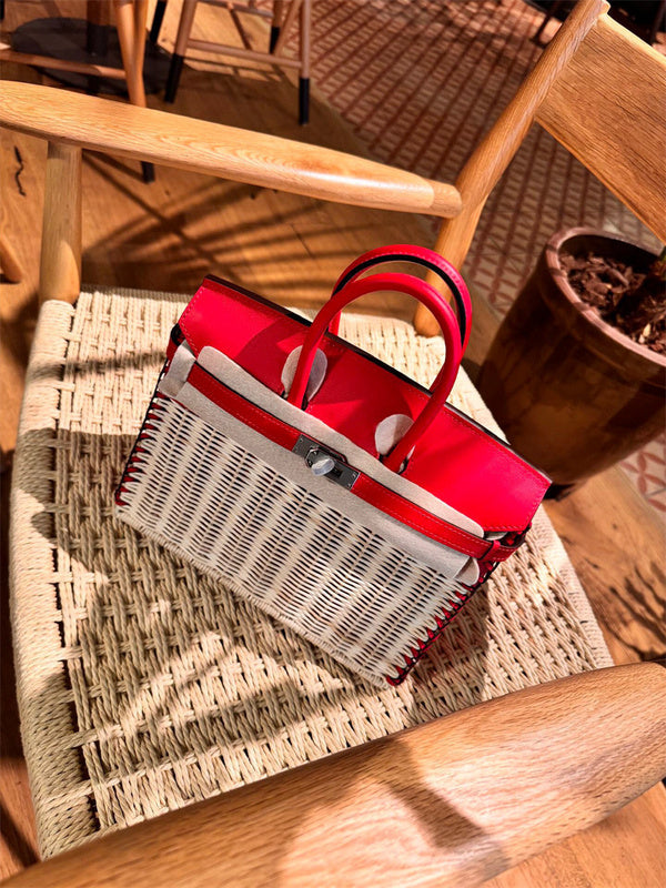 Fluid handbag styled for everyday wear