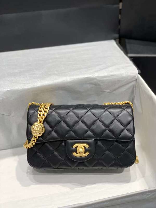 Zivas Charm Modern Edge Luxury Handbag (Thoughtfully Structured Design) – Detail View