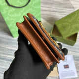 Handle and strap detail of chic everyday-luxe women's handbag – women's luxury handbag