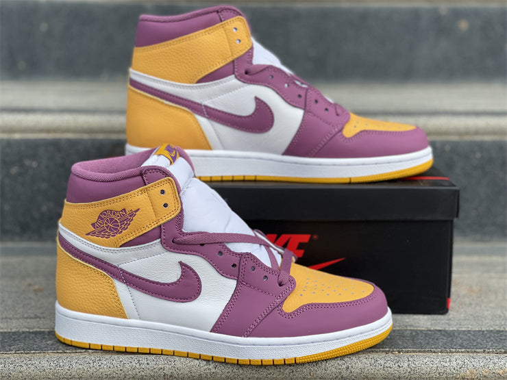Nike Men's & Women's Iconic Street Trainers — Style 215 close-up view