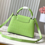  Tailored everyday bag front view 55