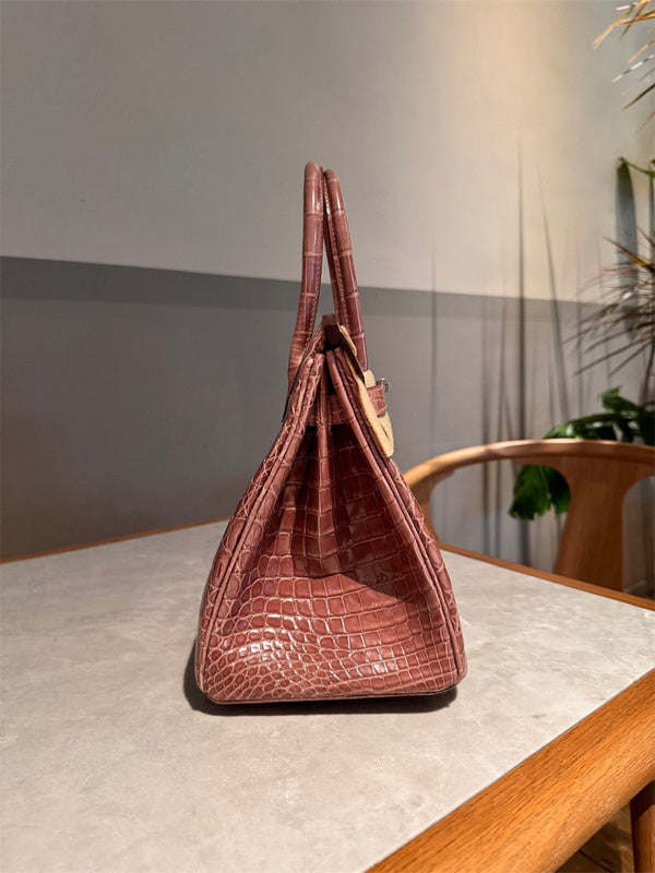 Everyday-Ready handbag styled for everyday wear