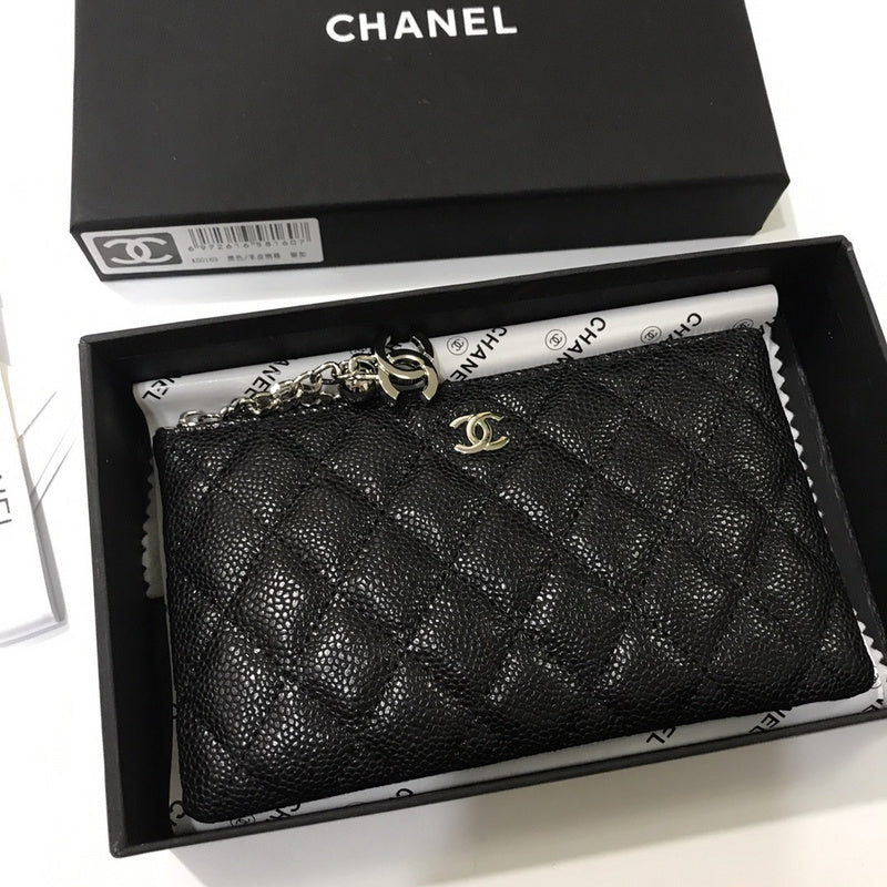 Zivas Charm Effortless Elegance Everyday Handbag (Elevated Accessory Essential) – Angled View