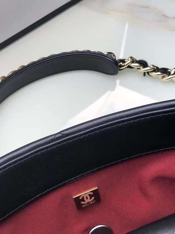  spacious purse view 9