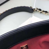  spacious purse view 9