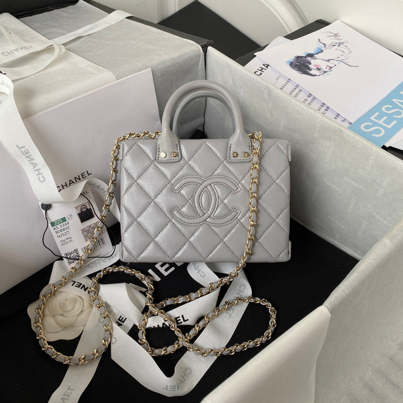  handbag, compact everyday style, image 5