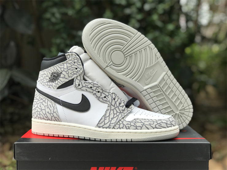 Nike clean off-white luxury sneakers view 15 padded collar comfort