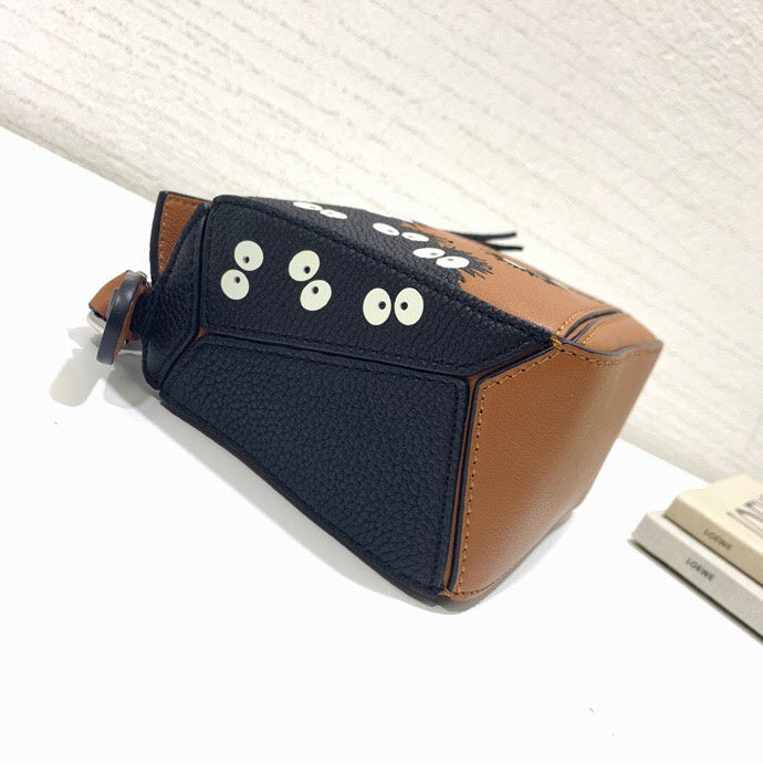 Ziva's Charm handbag – interior view (18cm*11cm*7.5cm)
