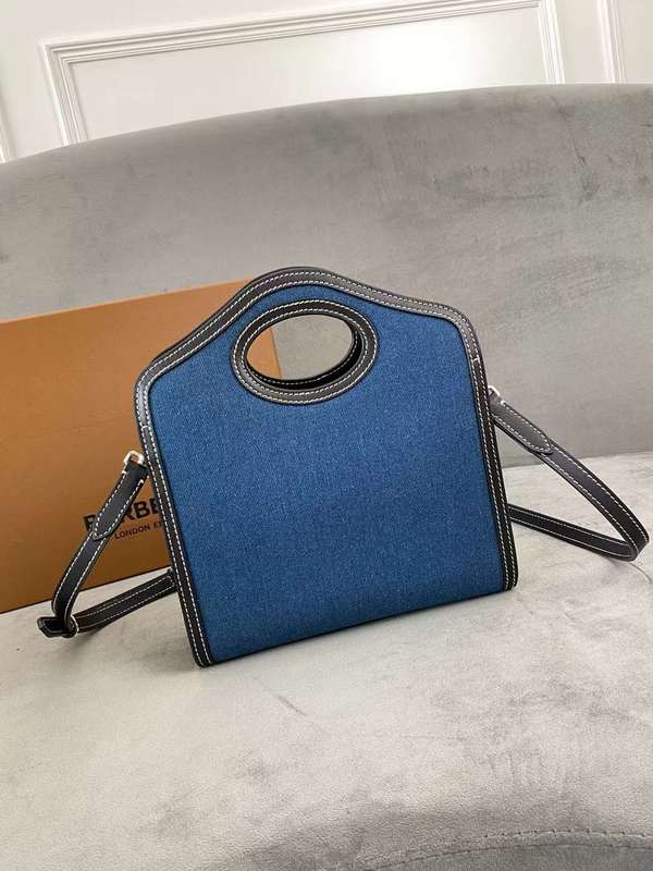 Ziva's Charm handbag – detail view (one versatile size)