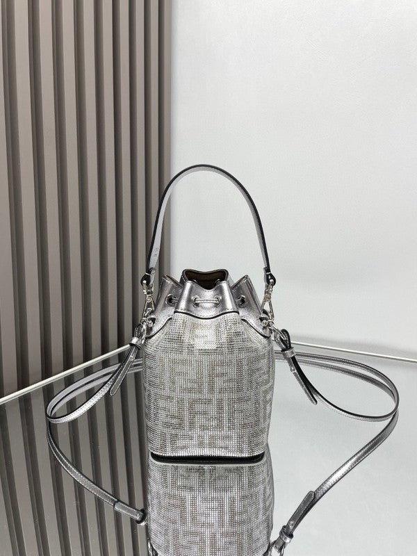 Ziva's Charm handbag – detail view (12cm*18cm*10cm)