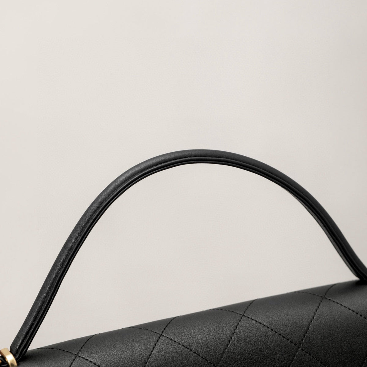 Front view of Chanel 25S Medium Bag premium bag