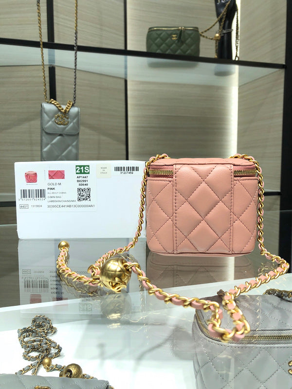  women's handbag, versatile design, view 4