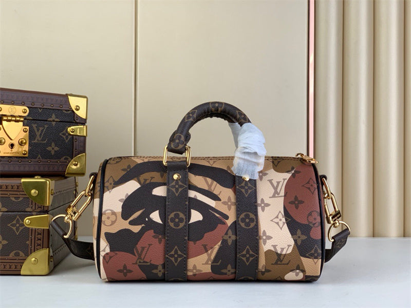 tote bag interior and compartment view 9