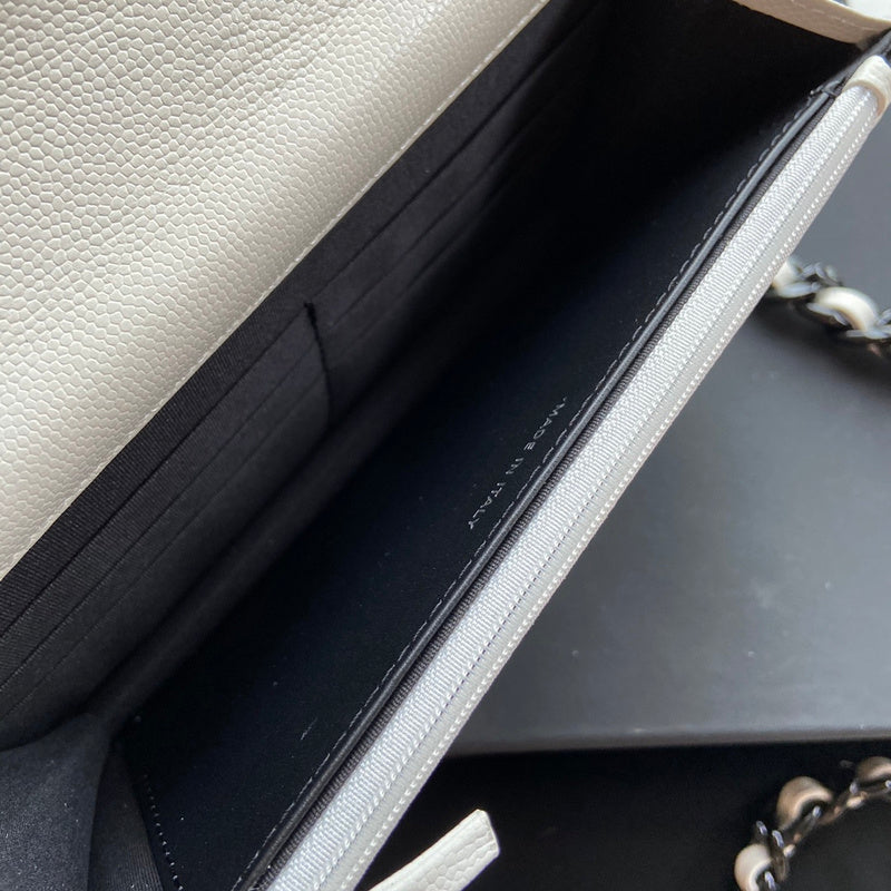 Zivas Charm Refined Structure Designer Handbag (Everyday Luxury Essential) – Detail View