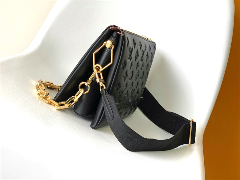  classic everyday bag styled with outfit 12