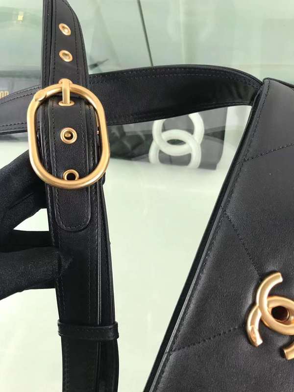 Zivas Charm Sleek Silhouette Fashion Handbag (Designer-Inspired Craftsmanship) – Styled Look