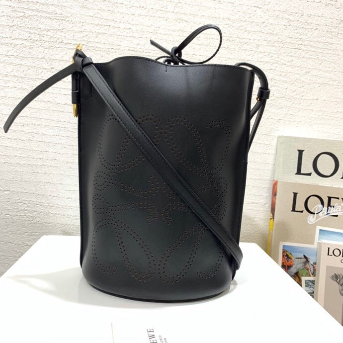 Ziva's Charm handbag – lifestyle view (19cm*28cm*14cm)