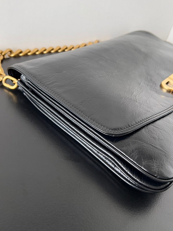 Zivas Charm Versatile Design Fashion Handbag (Timeless Wardrobe Addition) – Interior View