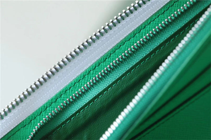  Chic top-handle bag front view 7