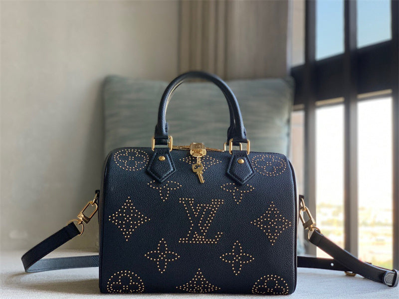  Refined top-handle bag front view