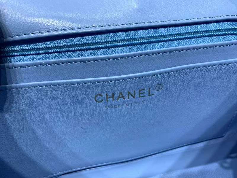 Zivas Charm Signature Style Luxury Handbag (Effortless Style Upgrade) – Angled View