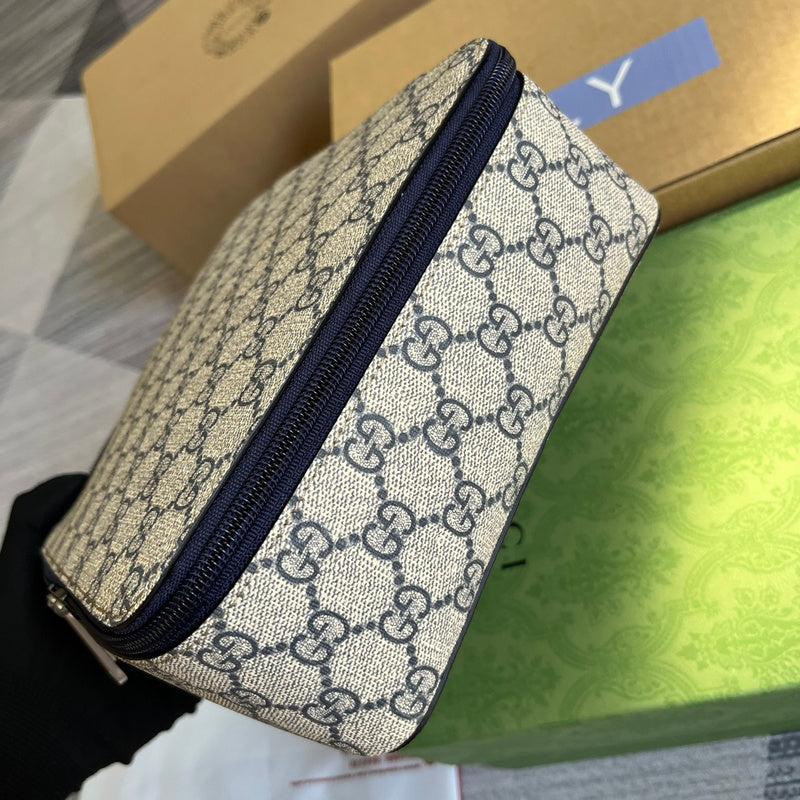 Styled lifestyle shot of signature everyday-luxe women's handbag – women's premium purse