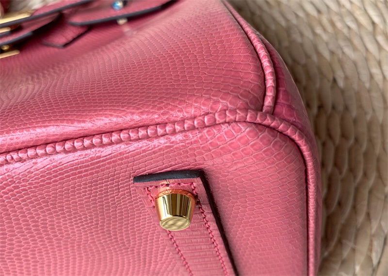  carryall bag close-up of hardware and finish 11