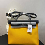  Modern carryall bag front view