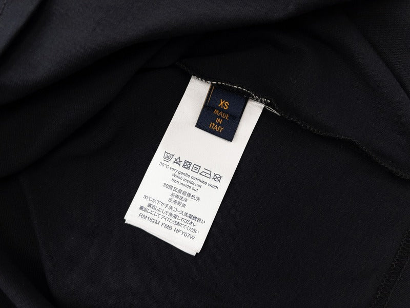 Side profile of Louis Vuitton cotton t-shirt with everyday silhouette