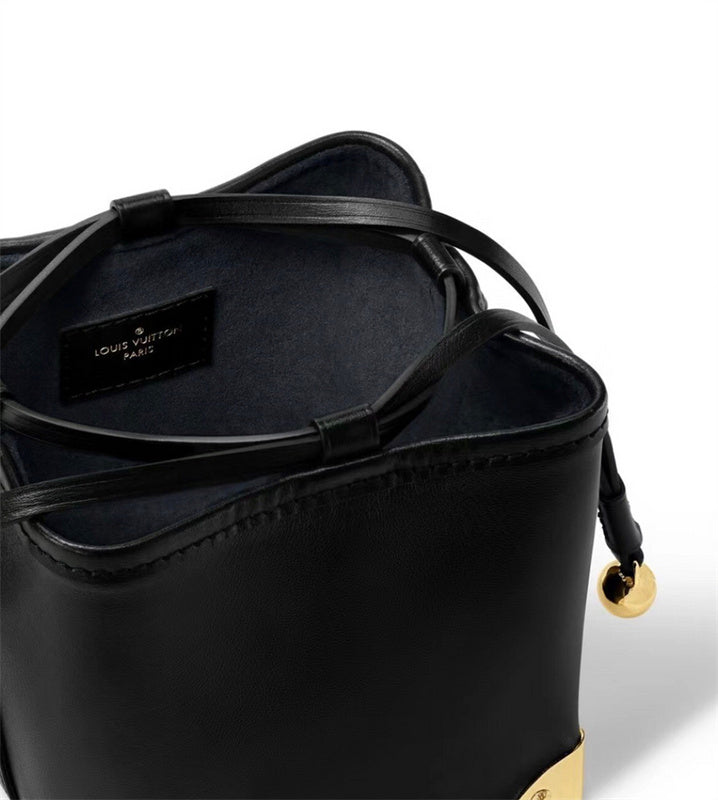  modern handbag styled with outfit