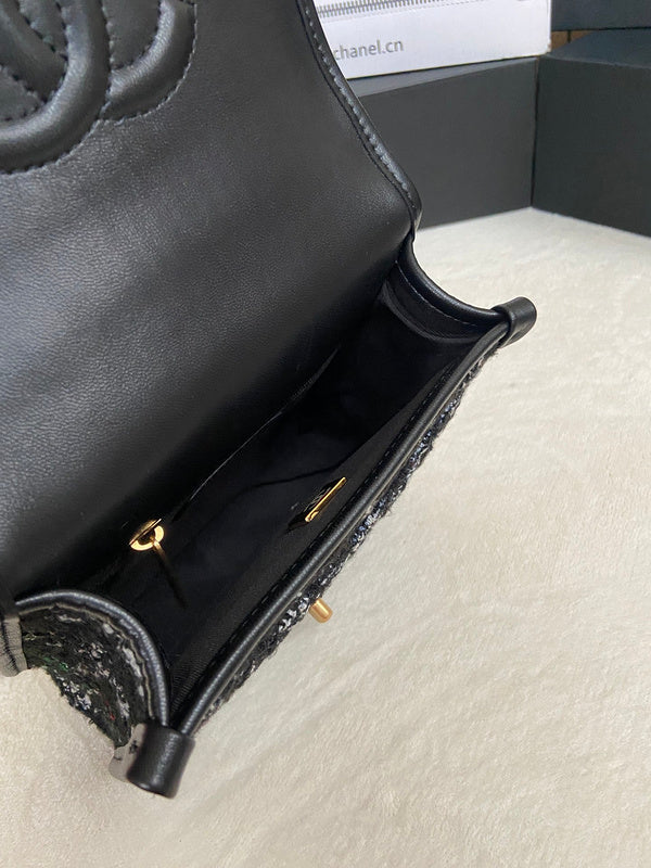 Zivas Charm Chic Craftsmanship Designer Handbag (Effortless Style Upgrade) – Interior View