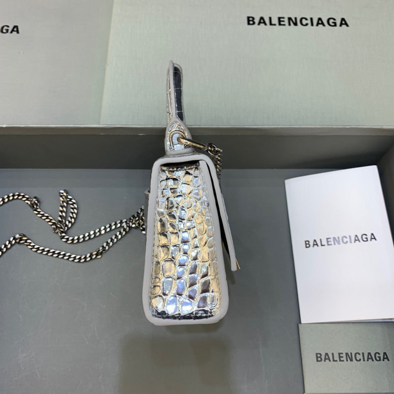 Sophisticated Vegan Leather Handbag - Premium Craftsmanship Detailing | Women's Designer-Inspired Purse #502 - back view (image 4) of designer-inspired handbag