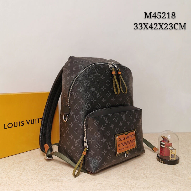 Side profile of elevated classic women's handbag – women's designer-style accessory