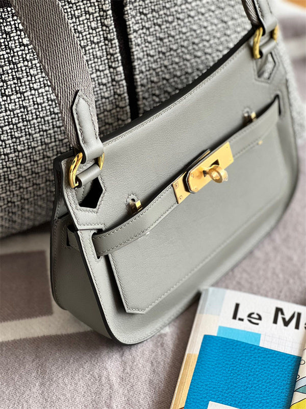  Modern shoulder bag front view 25