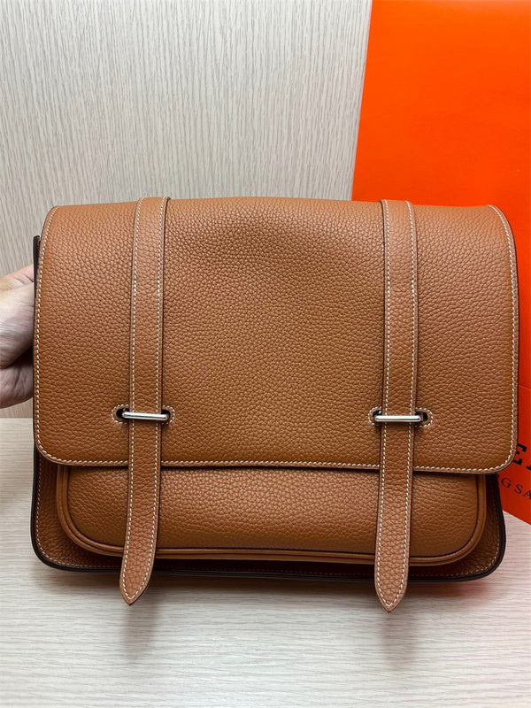  handbag interior and compartment view