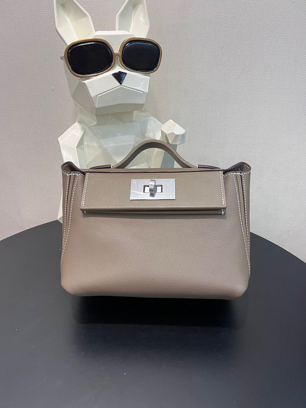  shoulder bag interior and compartment view
