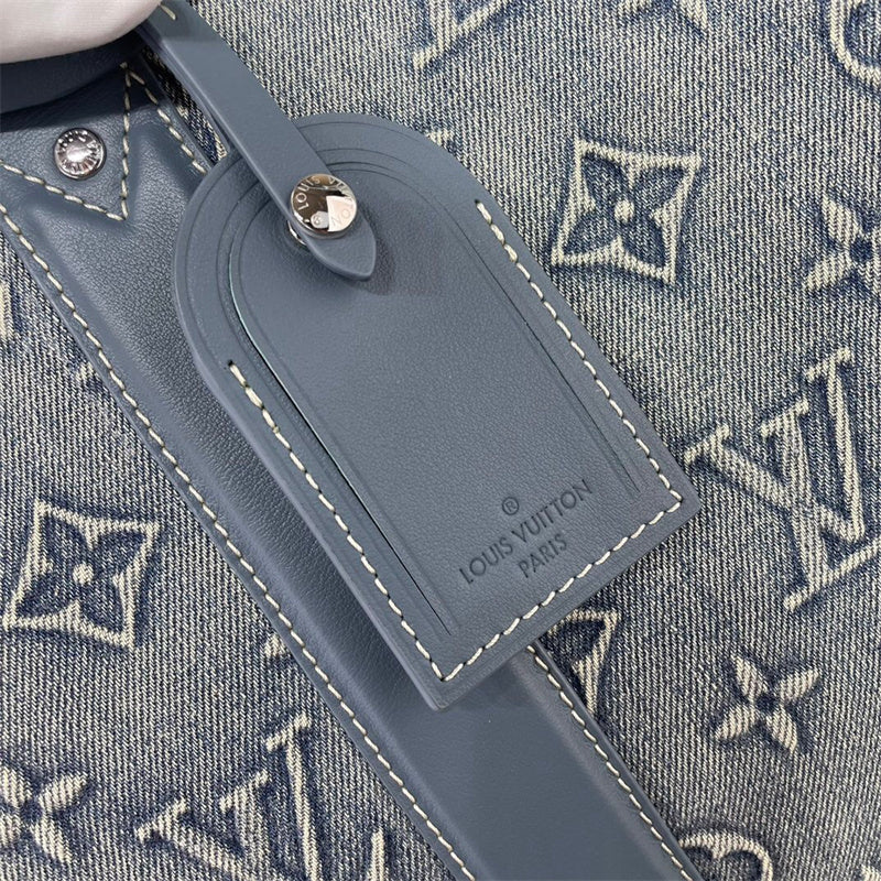  structured bag interior and compartment view 9