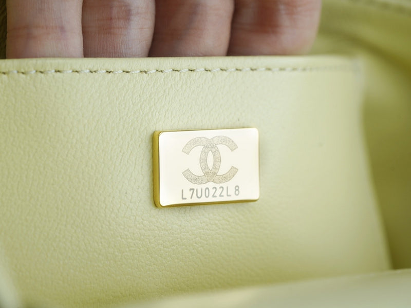 handbag, compact everyday style, image 5