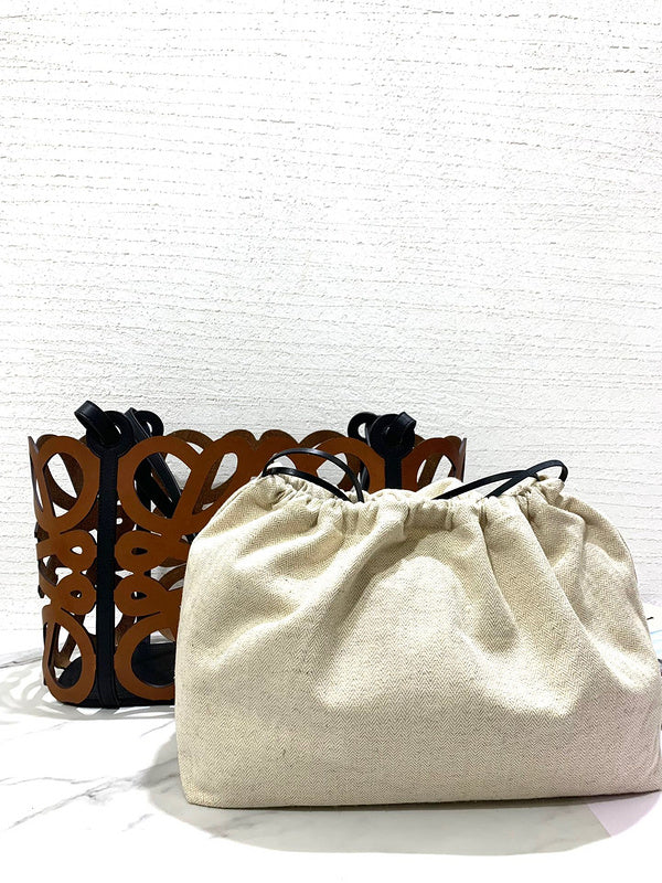 Ziva's Charm handbag – full view (42cm*15cm*25.5cm)