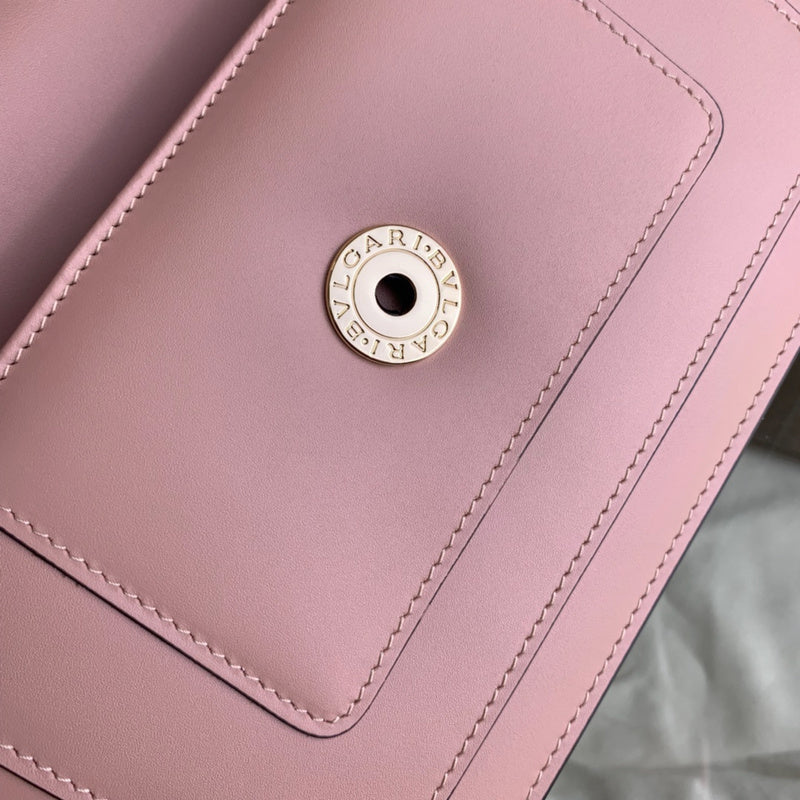 Sophisticated Faux Leather Handbag - Polished Finish | Women's Luxury Handbag #1670 - hardware and detail close-up (image 5) of designer-inspired handbag