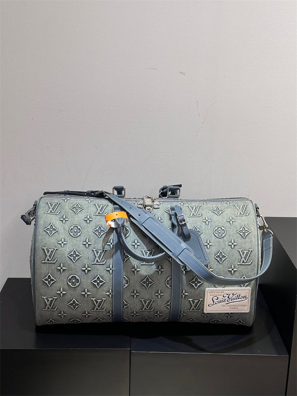  handbag interior and compartment view