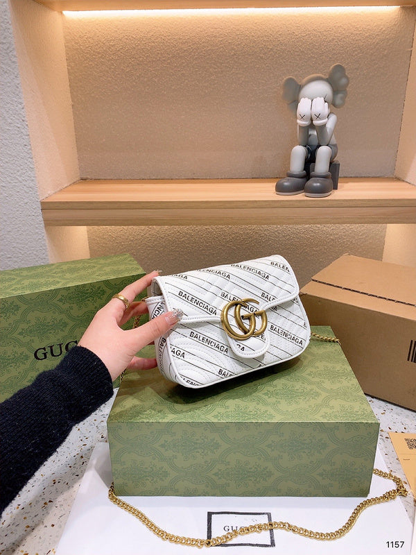 Ziva's Charm handbag – product shot (one versatile size)