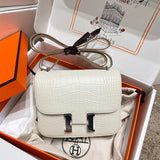  Smart satchel front view