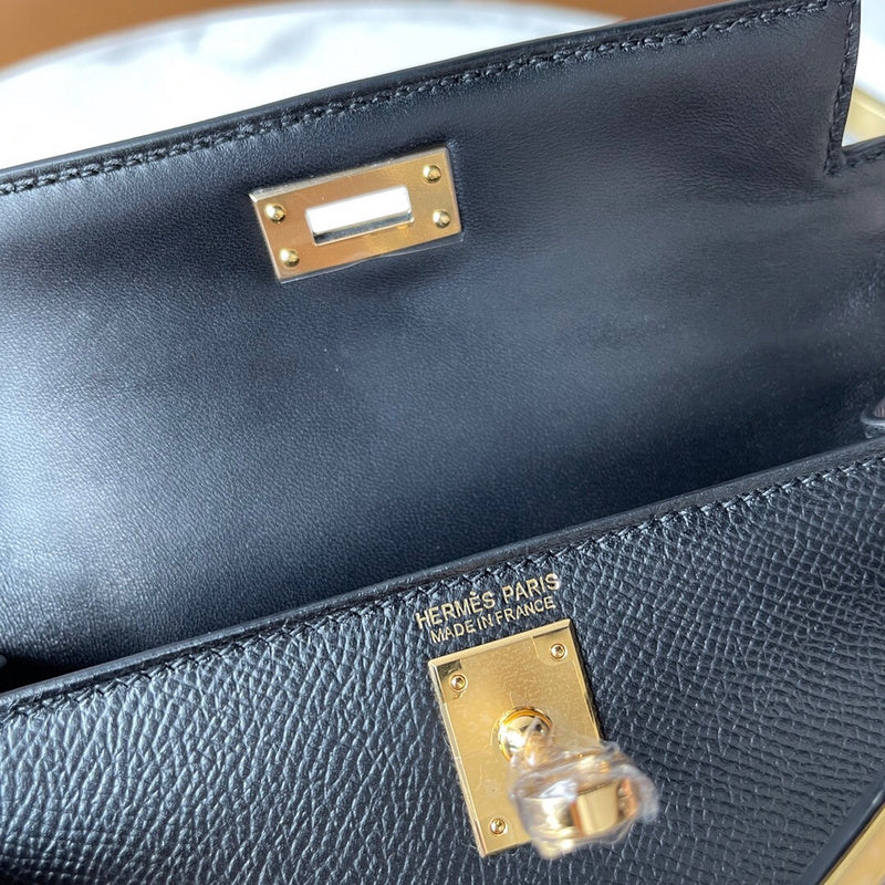 Close-up detail of everyday-ready bag design
